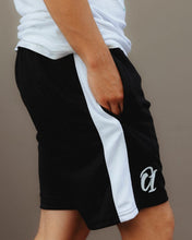 Lade das Bild in den Galerie-Viewer, Octo Summer Shorts