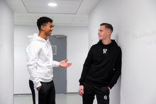 Lade das Bild in den Galerie-Viewer, Octo since '17 Hoodie White